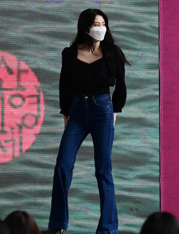 韓韶禧 自帶美圖濾鏡，出席《以吾之名》釜山影展座談