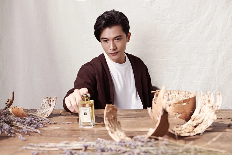 男神邱澤詮釋全新Jo Malone London白樺木與薰衣草香水。 男神邱澤詮釋全新Jo Malone London白樺木與薰衣草香水。