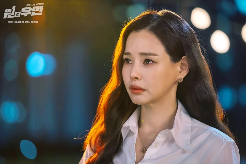 雙重人生 李荷妮 雙重人生 李荷妮