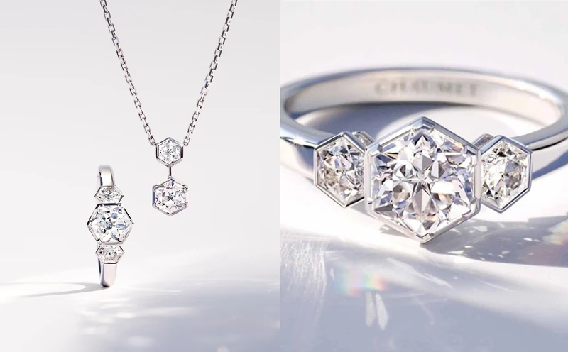 Bee My Love 18K白金戒指,鑲嵌1顆約重1克拉的Taille Impératricece皇后式切割鑽石和兩顆Taille Impératrice皇后式切割鑽石。Bee My Love 18K白金吊墜,鑲嵌2顆Taille Impératrice皇后式切割鑽石,各重0.7克拉及0.23克拉。 Bee My Love 18K白金戒指,鑲嵌1顆約重1克拉的Taille Impératricece皇后式切割鑽石和兩顆Taille Impératrice皇后式切割鑽石。Bee My Love 18K白金吊墜,鑲嵌2顆Taille Impératrice皇后式切割鑽石,各重0.7克拉及0.23克拉。