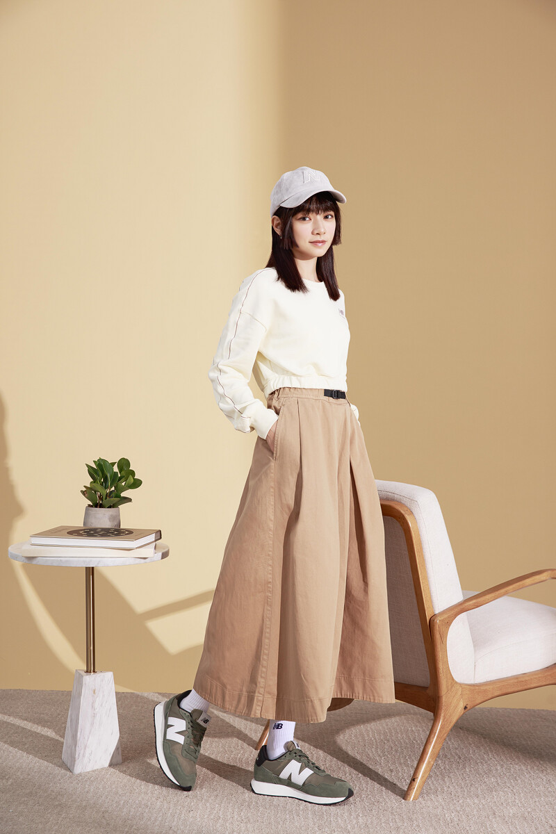 鴨舌帽,NT780、短版剪裁Logo上衣,NT1,080、MS237UTI鞋款,NT2,680,ALL by New Balance 鴨舌帽,NT780、短版剪裁Logo上衣,NT1,080、MS237UTI鞋款,NT2,680,ALL by New Balance