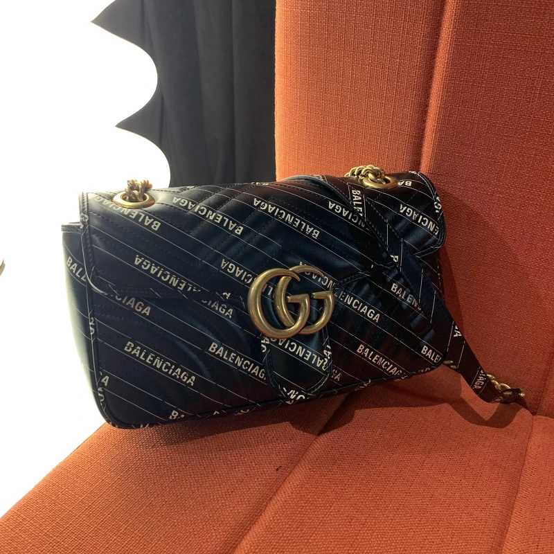 GG Marmont X Balenciaga小號肩背包,NT87,000 GG Marmont X Balenciaga小號肩背包,NT87,000