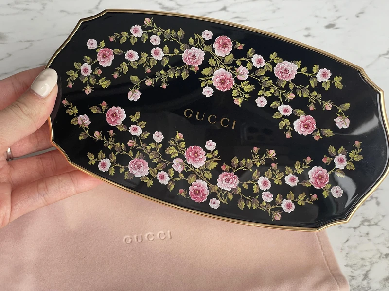 Gucci眼影盤外殼,印花細看超精緻 Gucci眼影盤外殼,印花細看超精緻