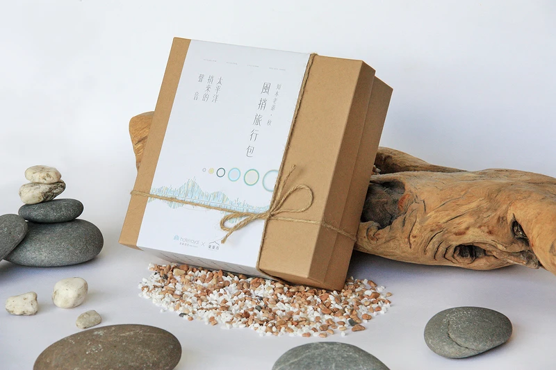 秋季限定禮盒內含四間在地店家青澤、小村遠遠、東東市、旗遇海味的精選商品。 秋季限定禮盒內含四間在地店家青澤、小村遠遠、東東市、旗遇海味的精選商品。