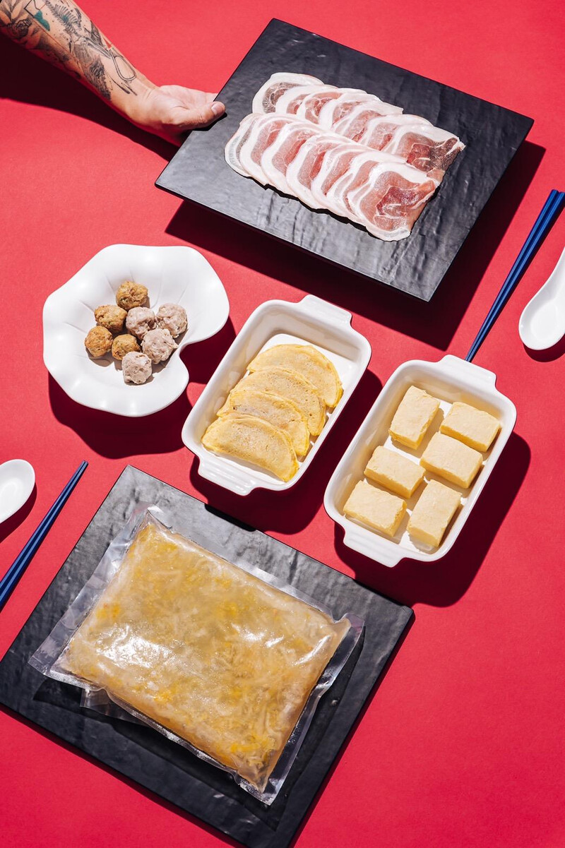 肉大人酸菜白肉湯食材組。 肉大人酸菜白肉湯食材組。