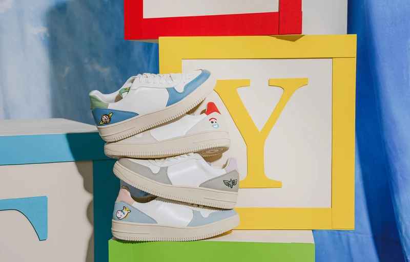 玩具總動員三眼怪款撞色潮流休閒鞋,NT1,780 玩具總動員三眼怪款撞色潮流休閒鞋,NT1,780