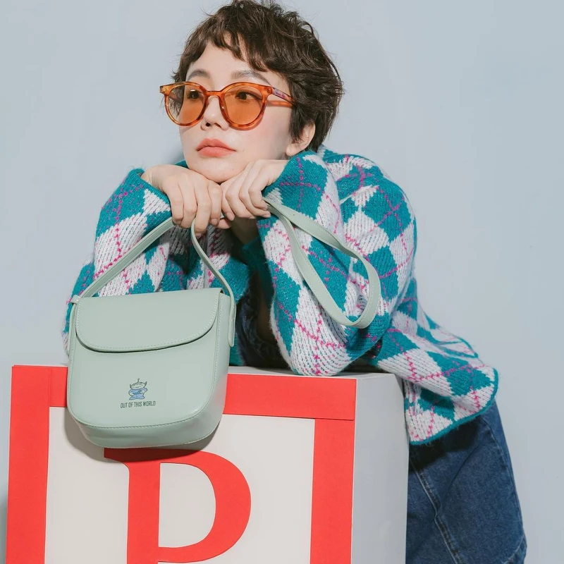 玩具總動員三眼怪款斜背貝殼包,NT780 玩具總動員三眼怪款斜背貝殼包,NT780