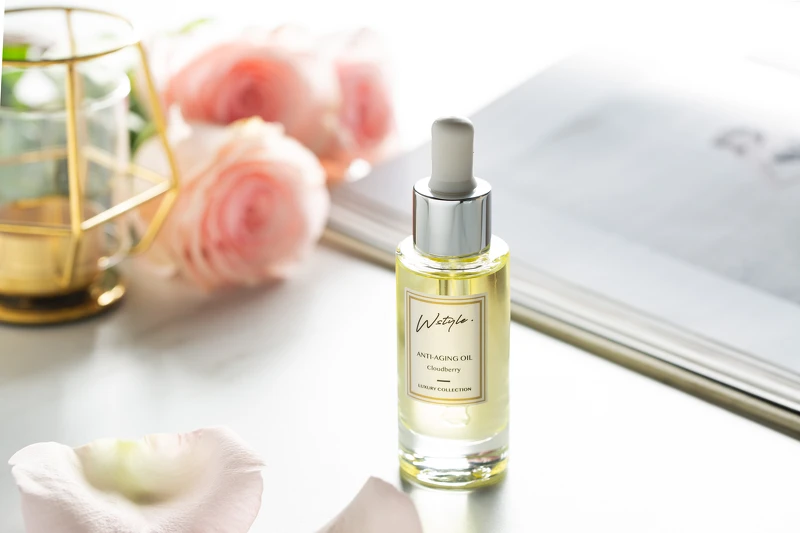 極地雲莓青春油 30ml $ 1,180 極地雲莓青春油 30ml $ 1,180