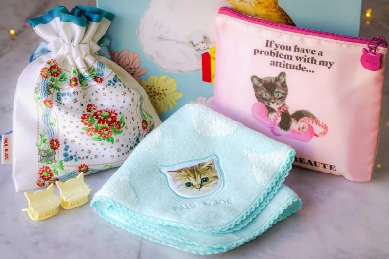 PAUL＆JOE 2021限量聖誕美夢倒數月曆中的波蘭小綿羊束口袋、迷你貓鯊夾、小橘貓純棉方巾、貓咪熱線化妝包。