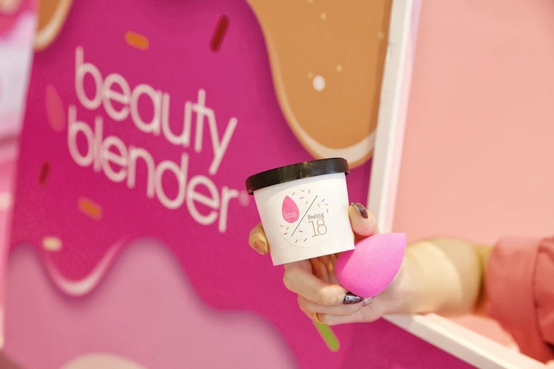 beautyblender 與南投人氣冰品Feeling18推出限量冰品。 beautyblender 與南投人氣冰品Feeling18推出限量冰品。