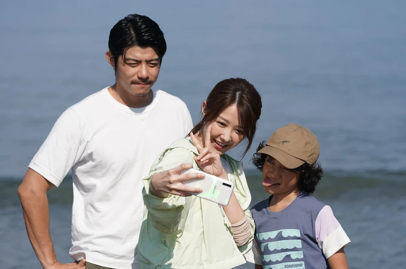 Netflix《比悲傷更悲傷的故事》影集版邀來王柏傑邵雨薇打造全新平行愛情主線 霸道主管柏瀚與單親媽媽安安的職場戀曲