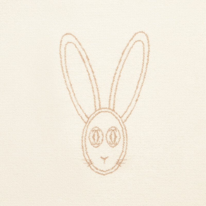 Cartier Baby米色兔子毛毯 美麗諾羊毛和喀什米爾羊毛，點綴兔子圖案。 另有粉色蝴蝶圖案及藍色熊貓圖案可供選擇。 參考價格約NT$ 27,600