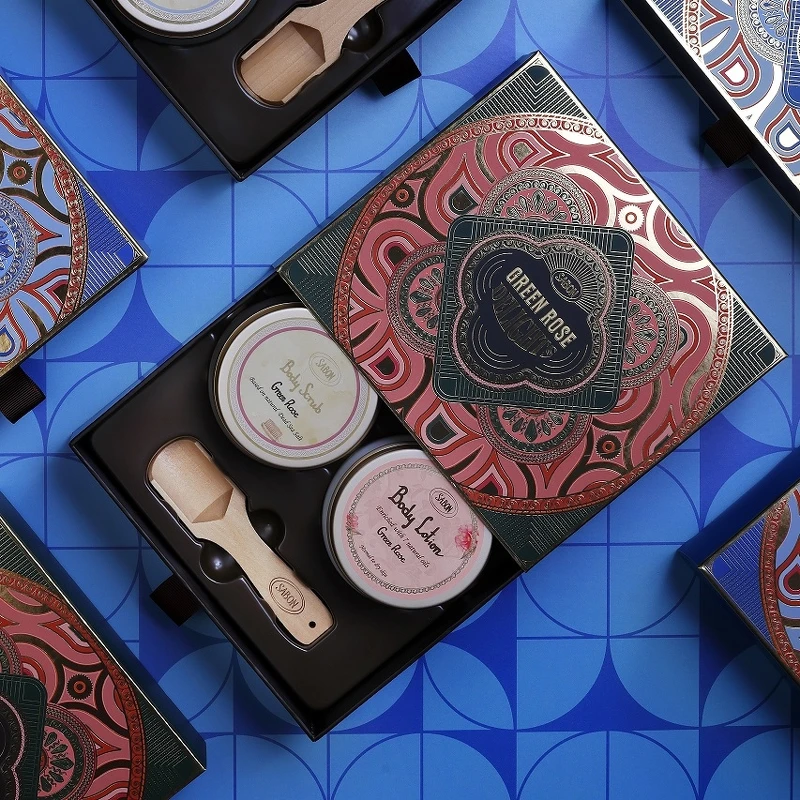 SABON 2021聖誕流金年華以色列綠玫瑰柔嫩美體組,NT1,680 SABON 2021聖誕流金年華以色列綠玫瑰柔嫩美體組,NT1,680