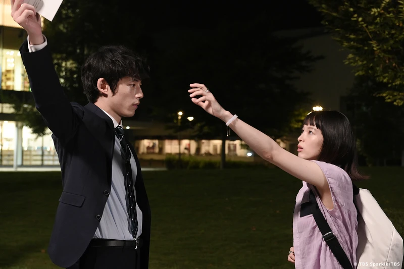 只是在結婚申請書上蓋章而已 坂口健太郎 清野菜名 Photo/TBS 只是在結婚申請書上蓋章而已 坂口健太郎 清野菜名 Photo/TBS