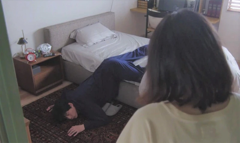 TBS只是在結婚申請書上蓋章而已 坂口健太郎花式賴床 Photo/Friday 影音截圖  TBS只是在結婚申請書上蓋章而已 坂口健太郎花式賴床 Photo/Friday 影音截圖