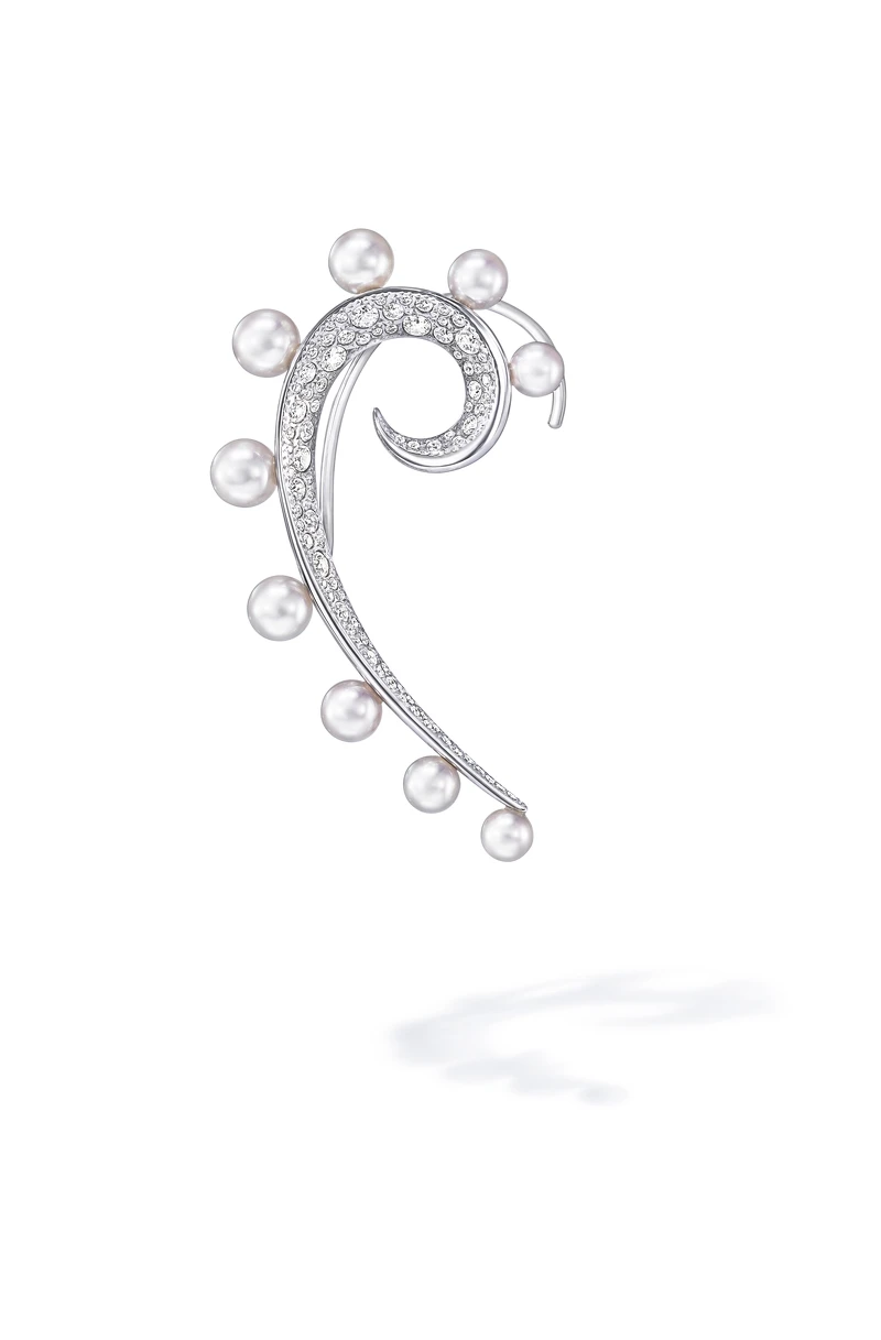 TASAKI Atelier_Cove夾式耳環(右耳配戴)_NT$1,300,000 TASAKI Atelier_Cove夾式耳環(右耳配戴)_NT$1,300,000