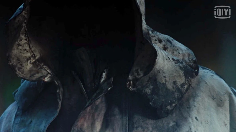 《智異山》第2集結尾「雨衣怪客」現身