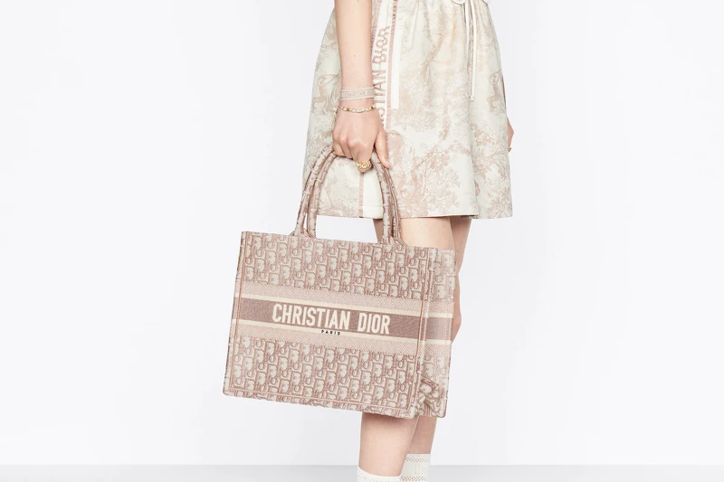 Dior Book Tote托特包，NT95,000