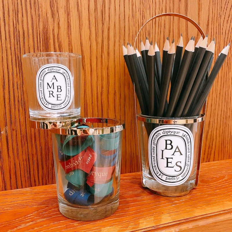 diptyque 2021聖誕系列燭杯裝飾配件(左)疊放式、(右)提攜式。