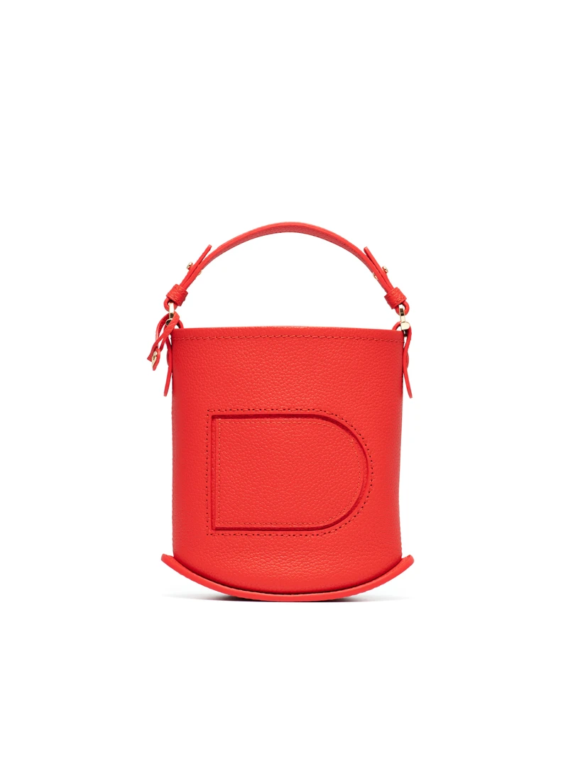 DELVAUX AW21 火紅色 Pin Mini Bucket Handbag,NT67,300。 DELVAUX AW21 火紅色 Pin Mini Bucket Handbag,NT67,300。