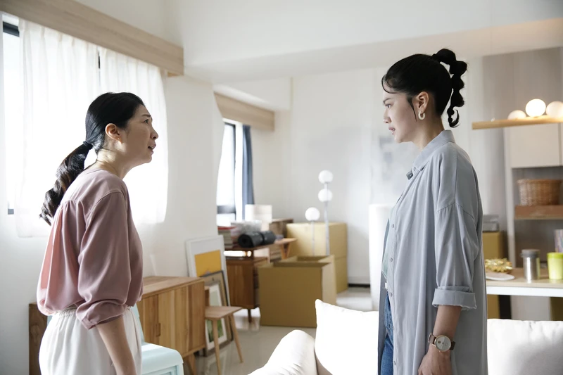 《無神之地不下雨》曾之喬（右）一席話激怒「養母」黃嘉千，遭賞巴掌