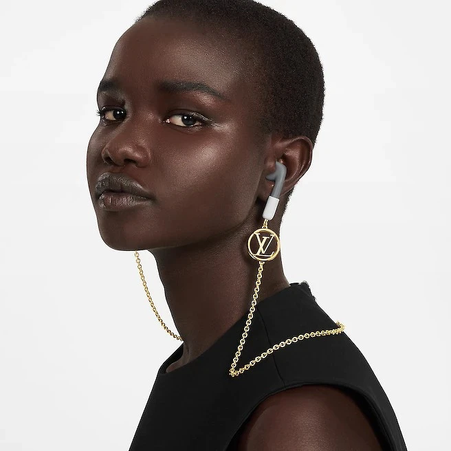 Louise耳機鍊,NT16,500 Louise耳機鍊,NT16,500