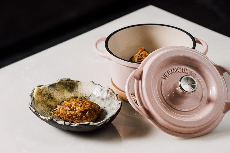 麵包 Bread—鑄鐵鍋麵包佐芭樂葉奶油。 麵包 Bread—鑄鐵鍋麵包佐芭樂葉奶油。