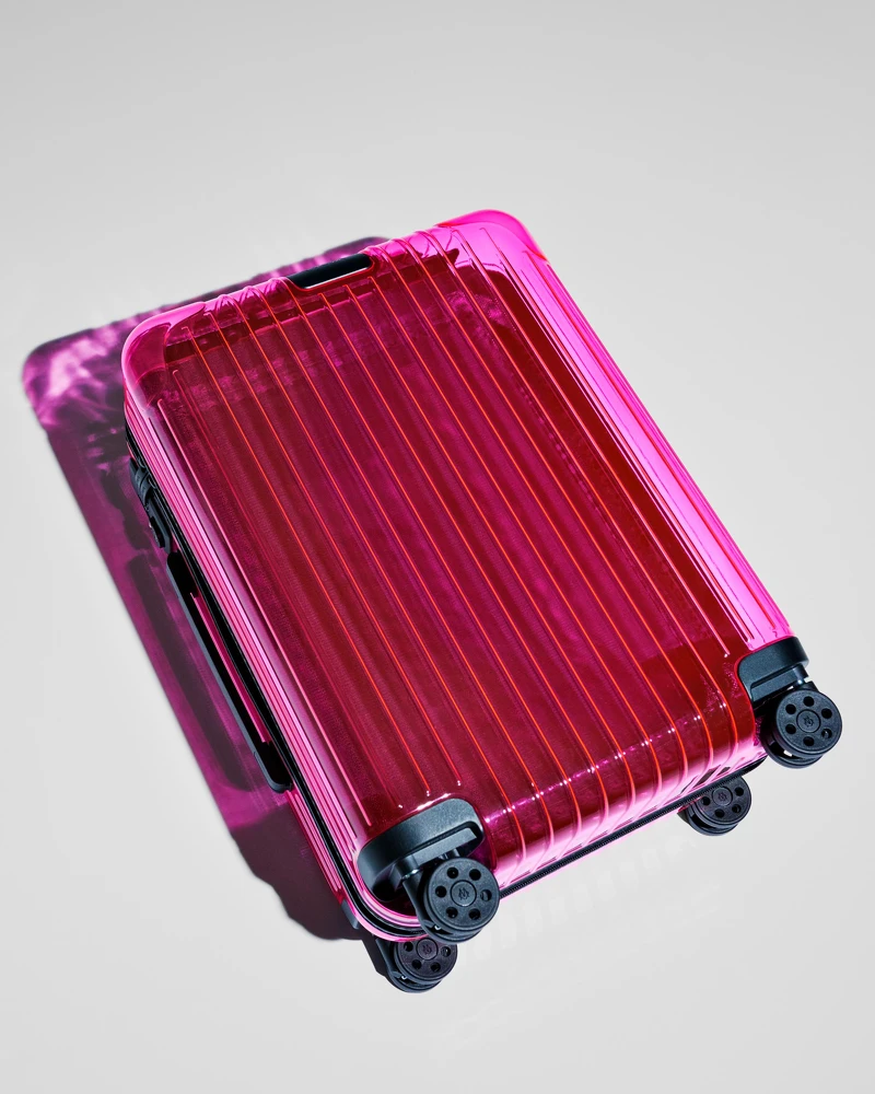 RIMOWA Essential Neon Cabin 螢光粉色，NT28,300