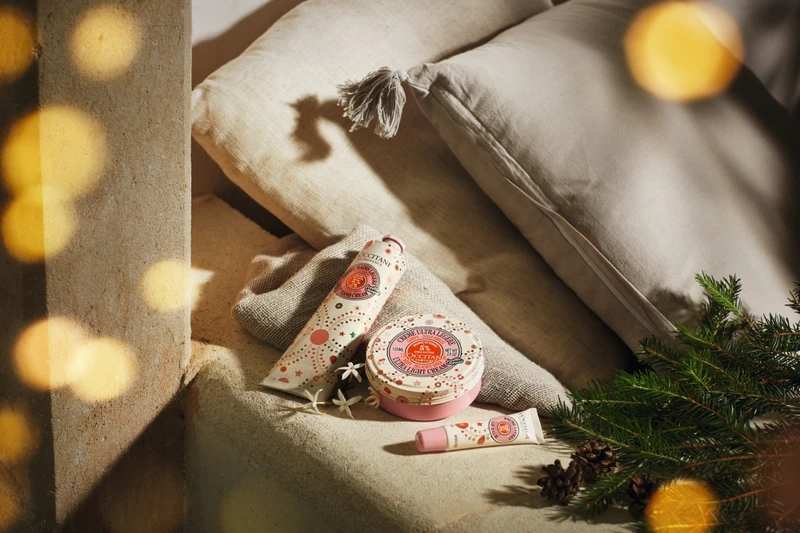 L’OCCITANE歐舒丹豐收乳油木雪白花香系列情境照。