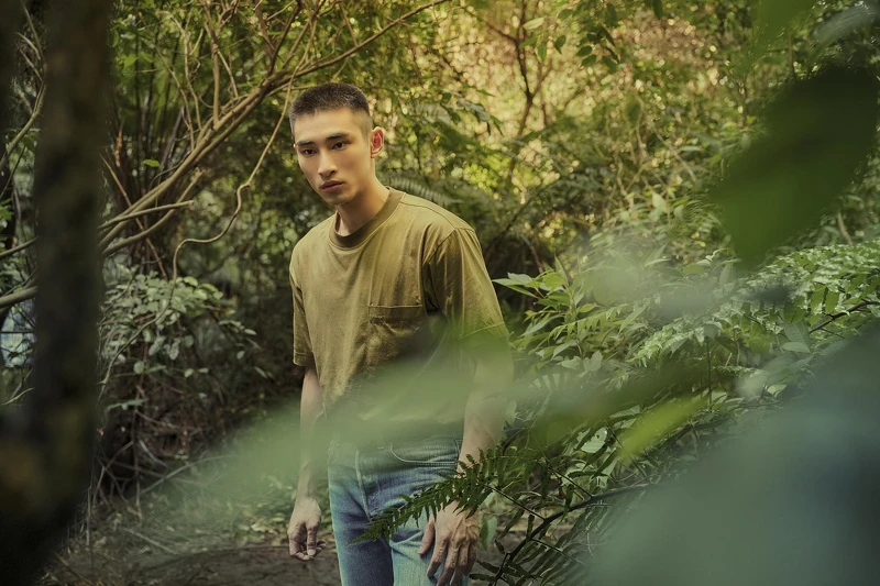 《華燈初上》章廣辰為飾演刑警「李建達」曬黑又減重