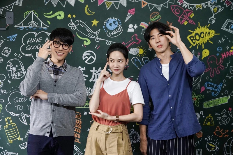 《無神之地不下雨》林子閎(左)客串氣象研究員「張先生」,委託曾之喬(中)規劃行程,右為傅孟柏 《無神之地不下雨》林子閎(左)客串氣象研究員「張先生」,委託曾之喬(中)規劃行程,右為傅孟柏