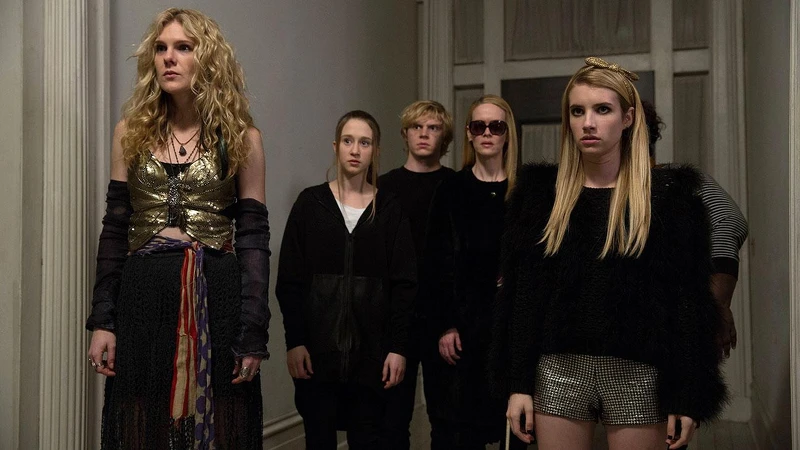 《美國恐怖故事》第3季《女巫大聚會》 《美國恐怖故事》第3季《女巫大聚會》