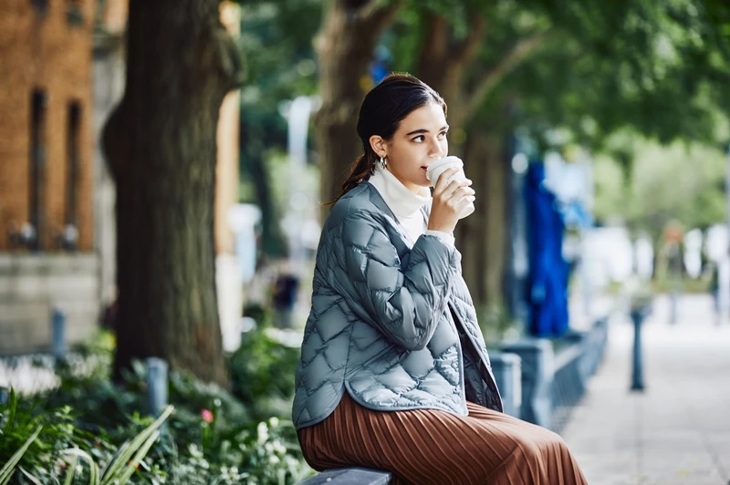 Uniqlo女裝特級極輕羽絨寬版外套,NT2,490 Uniqlo女裝特級極輕羽絨寬版外套,NT2,490