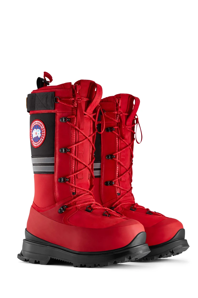 Snow Mantra Boot 正紅色女款雪靴,NT44,100。 Snow Mantra Boot 正紅色女款雪靴,NT44,100。