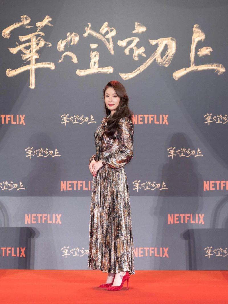 《華燈初上》林心如擔綱總製作人兼女主角,飾演「光」日式酒店媽媽桑「羅雨儂」 《華燈初上》林心如擔綱總製作人兼女主角,飾演「光」日式酒店媽媽桑「羅雨儂」