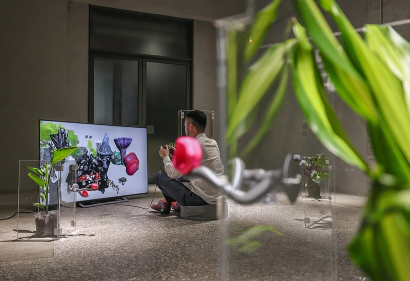 aaajiao,《深淵模擬器》, 2020年, 遊戲, 尺寸可變. 作品與Ag、許聰、nara、Oxi pëng和WLL共同完成。