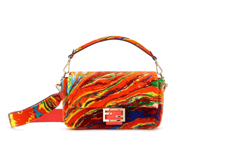 Fendi橘色渲染Baguette,售價NT$138,000 Fendi橘色渲染Baguette,售價NT$138,000