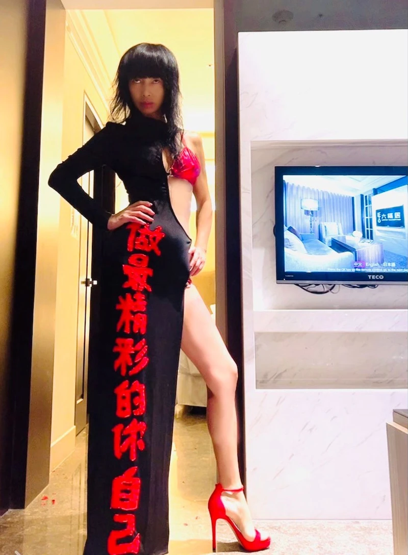 獨家！金馬58 白靈 「做最精彩的你自己」紅毯戰袍手工細節曝光！