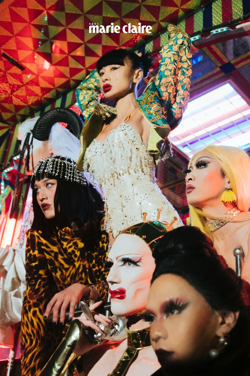 刺繡鬥牛士外套、古董珠繡洋裝，造型私物。 