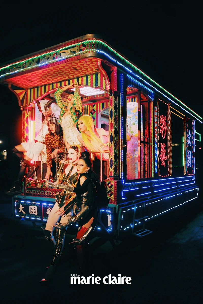 刺繡鬥牛士外套、古董珠繡洋裝，造型私物。 