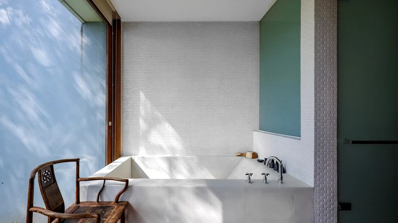 石砌浴缸感受旅程當下美好