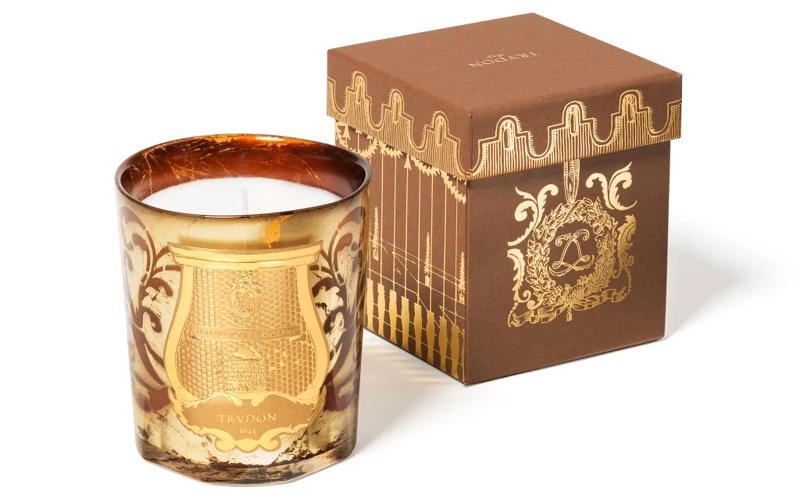 Cire Trudon 2021聖誕新香Bayonne貝永的可可香氛蠟燭270g,NT3,980 Cire Trudon 2021聖誕新香Bayonne貝永的可可香氛蠟燭270g,NT3,980