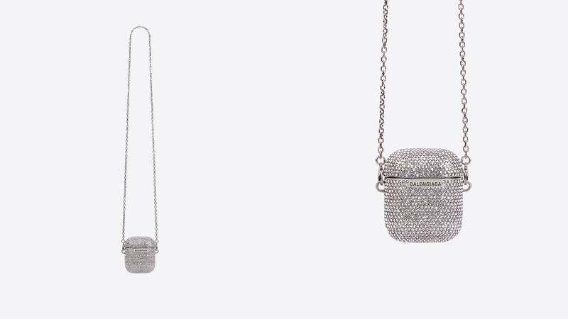 Balenciaga Airpods鑽光收納小包,售價NT$41,100 Balenciaga Airpods鑽光收納小包,售價NT$41,100