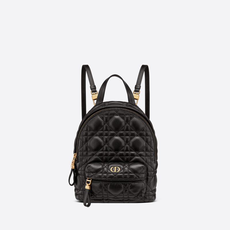 Dior迷你背包,NT105,000 Dior迷你背包,NT105,000