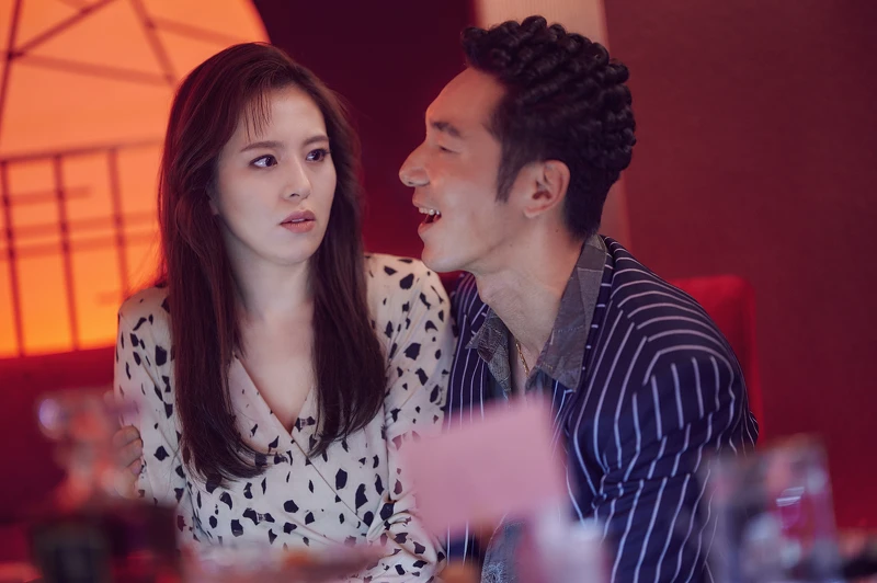 《華燈初上》李李仁（右）飾演黑道流氓「彪哥」壞得徹底，讓觀眾恨得牙癢癢