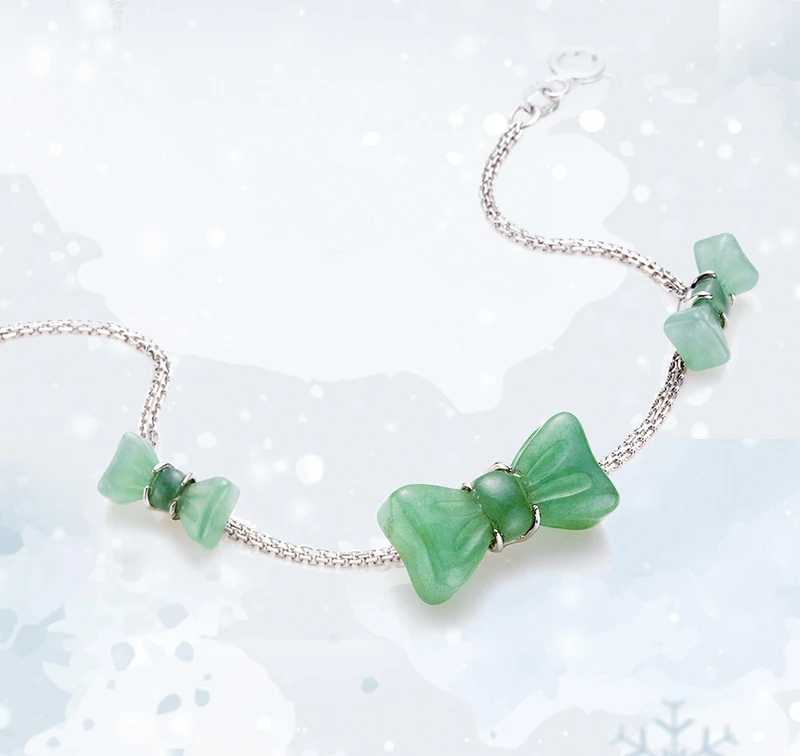 玉蝴蝶結手鍊 售價台幣74,250元起 玉蝴蝶結手鍊 售價台幣74,250元起