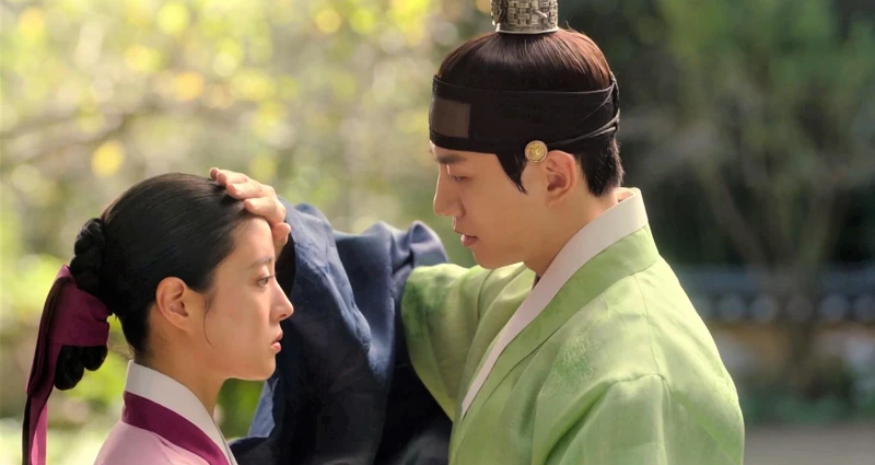 衣袖紅鑲邊 李俊昊龍爪良李世榮額溫 衣袖紅鑲邊 李俊昊龍爪良李世榮額溫