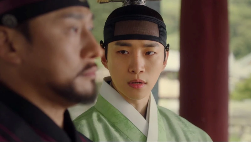 衣袖紅鑲邊 李俊昊被打槍一臉不爽跑來詢問護衛 衣袖紅鑲邊 李俊昊被打槍一臉不爽跑來詢問護衛