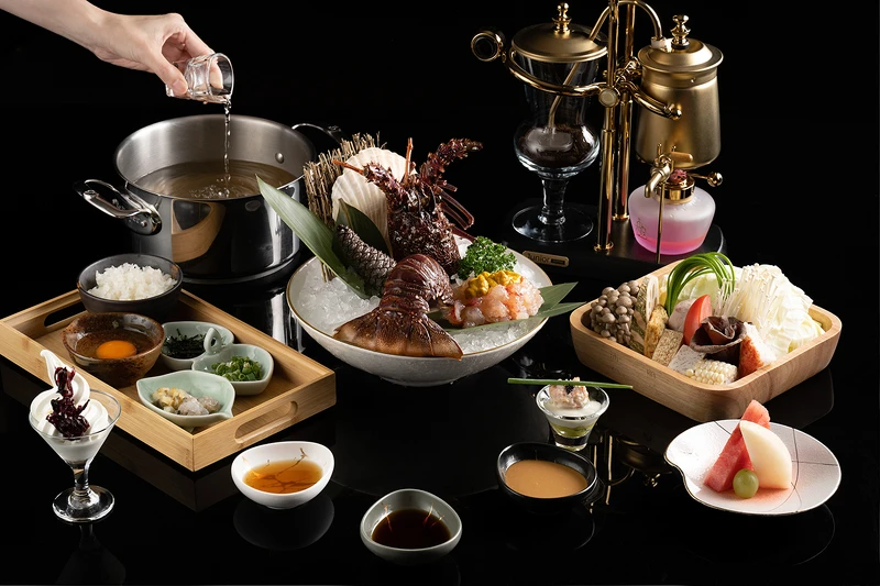 可將中村酒造的「沐明清酒」加入鍋底中。 可將中村酒造的「沐明清酒」加入鍋底中。