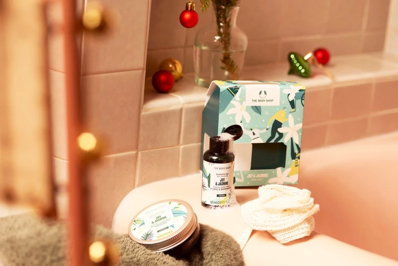 THE BODY SHOP愛自己Joy & Jasmine茉莉迷你禮盒(沐浴膠、滋養霜與沐浴球)，NT580